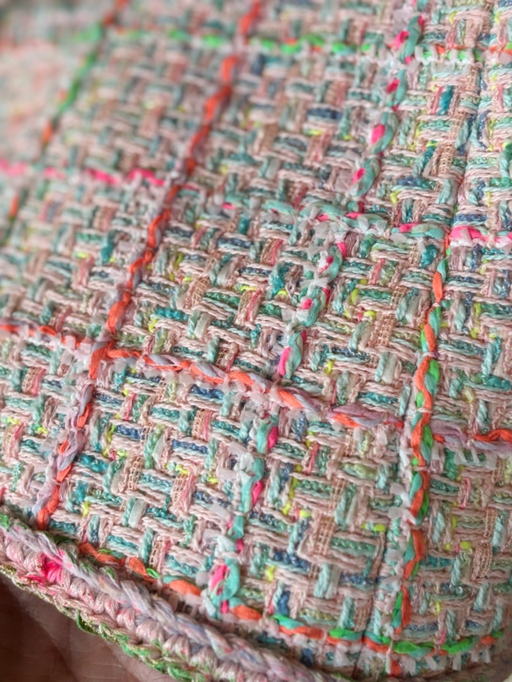 EUC CHANEL 2024 Pastel Tweed Evening Jacket in Pink, Green & Cream size 40/US 8 - Picture 16 of 16